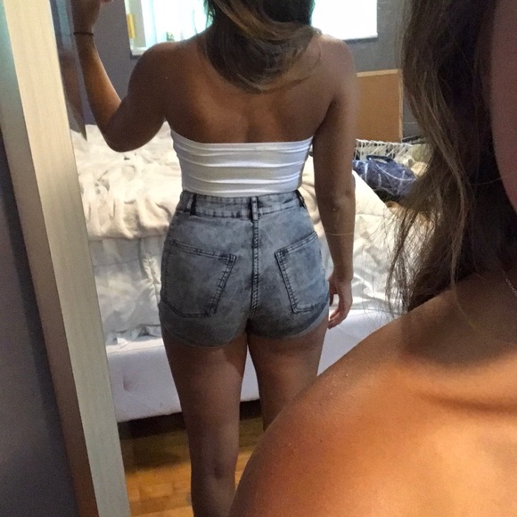 ⚡️ACID WASH GREY HIGHWASTED SHORTS⚡️ - Picture 4 of 5